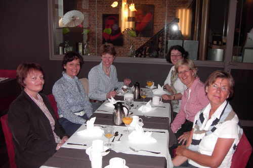 Hotelfrhstck: (von links nach rechts) Ellen, Maria, Annette, Monika, Rita, Regina