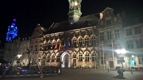 Rathaus bei Nacht