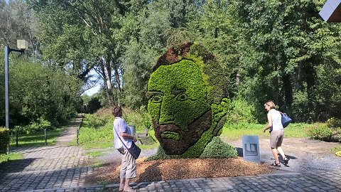 Van Gogh als Pflanzenplastik