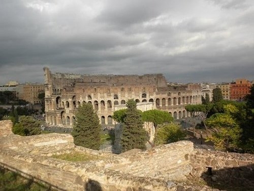 Kolesseum vom Forum Romanum gesehen