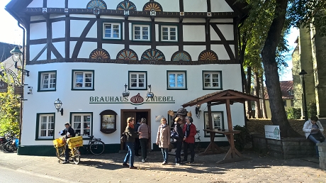 Mittagessen im Brauhaus Zwiebel